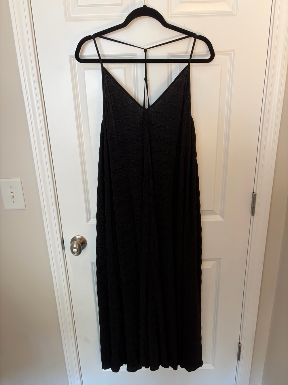 H&M Black V-Neck Spaghetti Strap Maxi Dress - Large